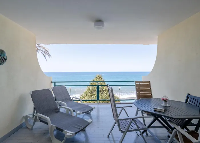 Atlantic Edge - Relaxing Beachfront Escape Formosa Funchal (Madeira)