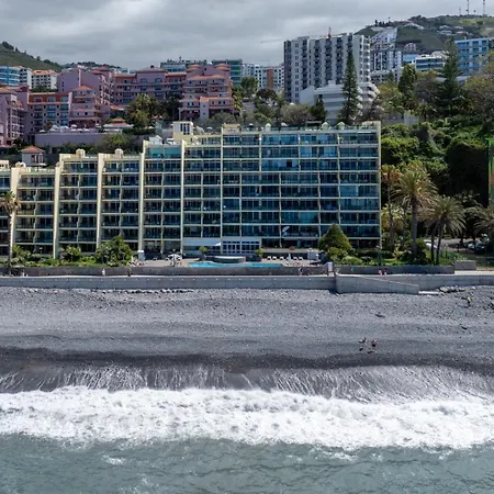 Atlantic Edge - Relaxing Beachfront Escape Formosa Appartement