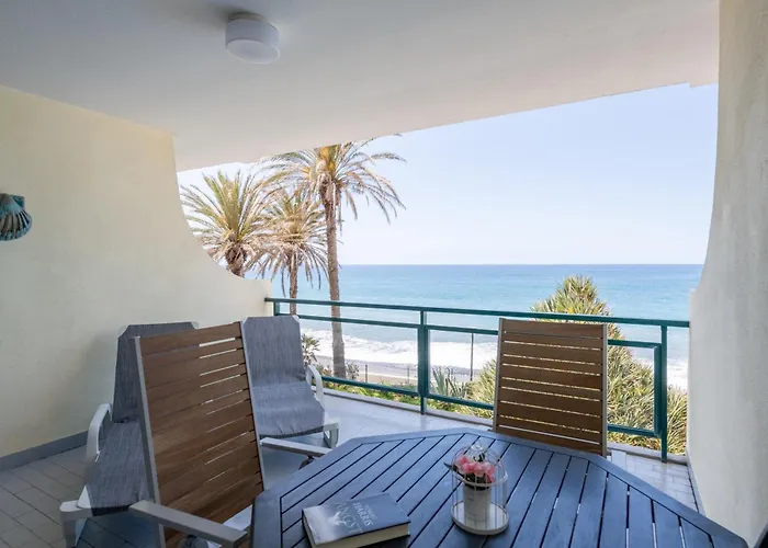 Atlantic Edge - Relaxing Beachfront Escape Formosa * Φουνκάλ